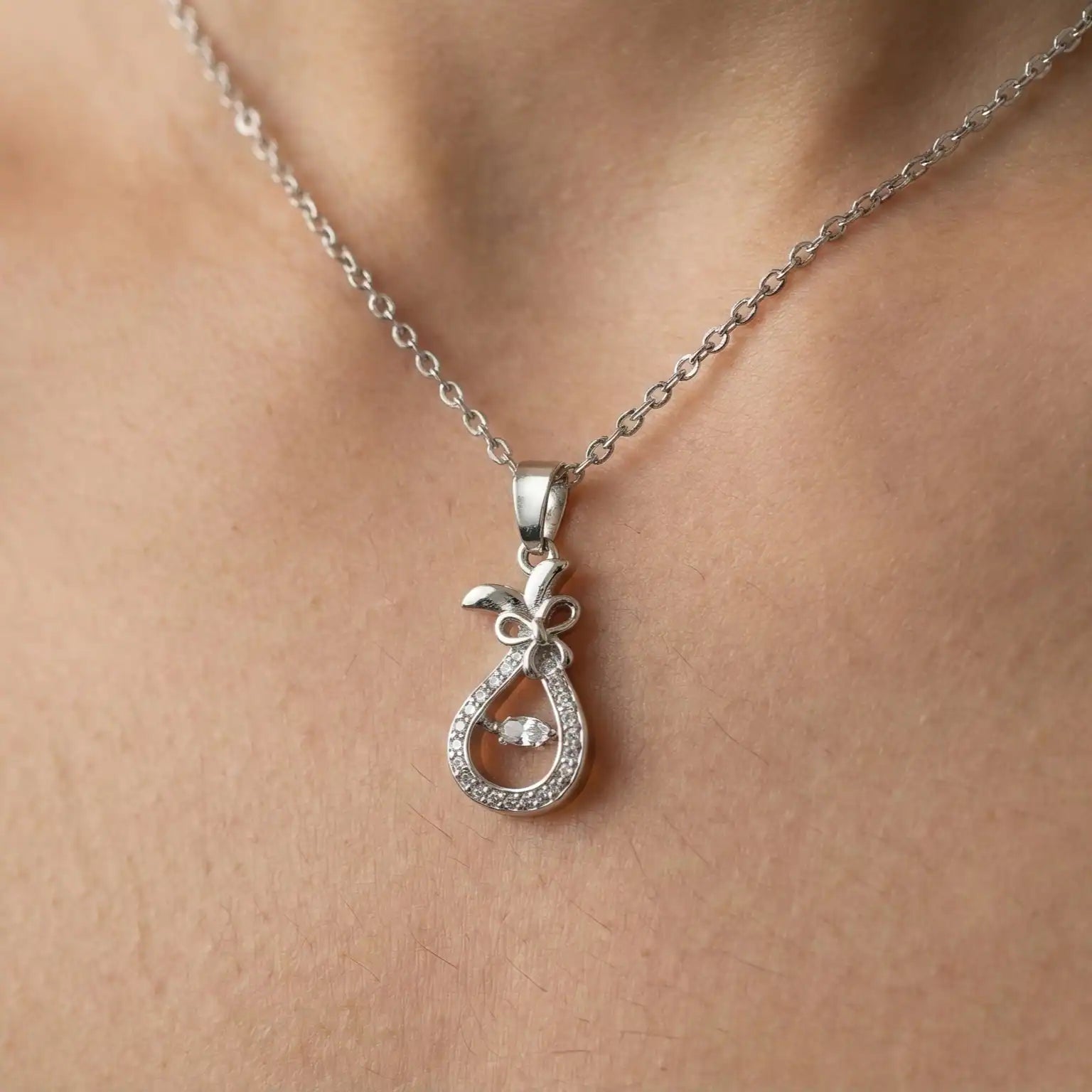 Gold Bow Chain