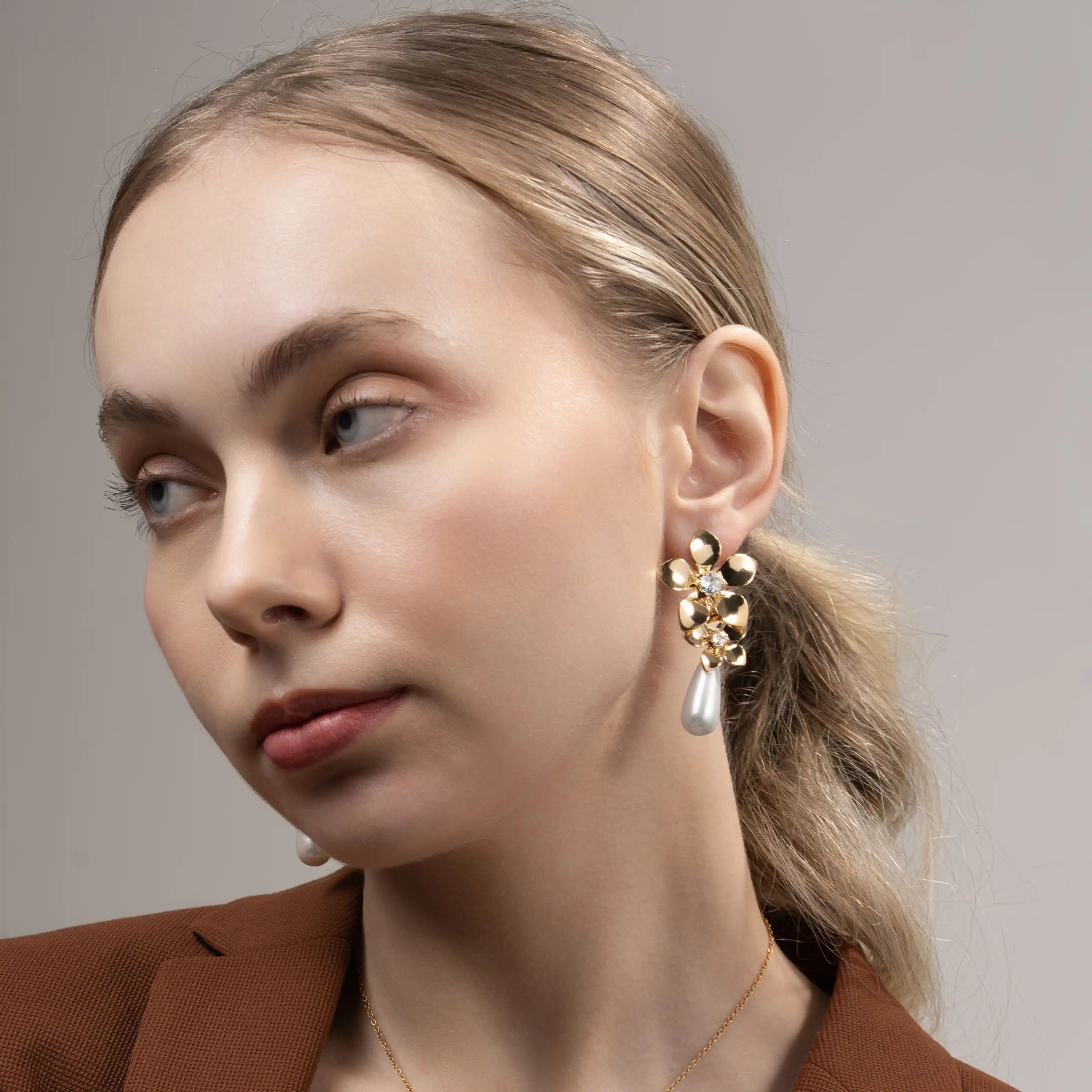 Golden Daisy Pearl Drops
