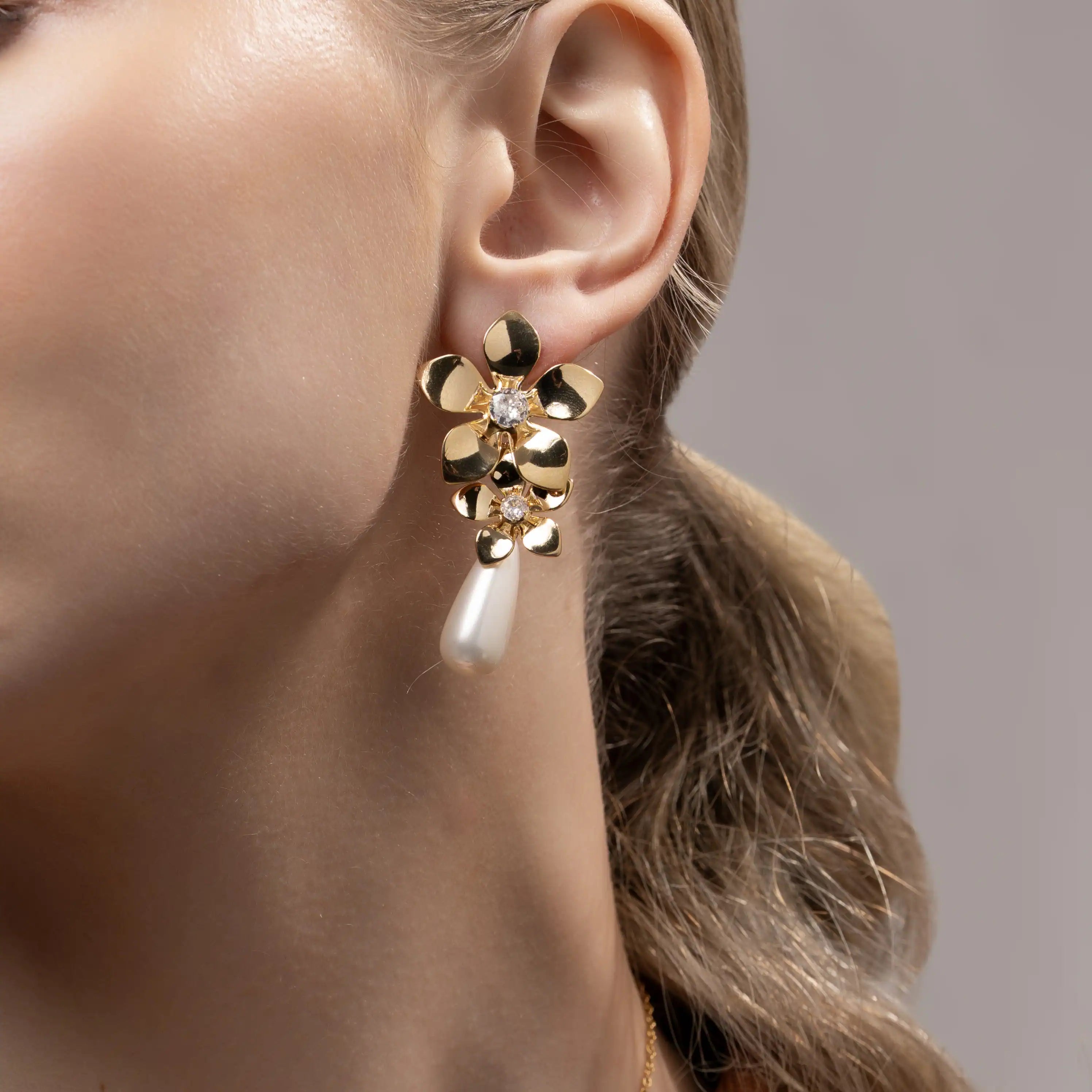 Golden Daisy Pearl Drops