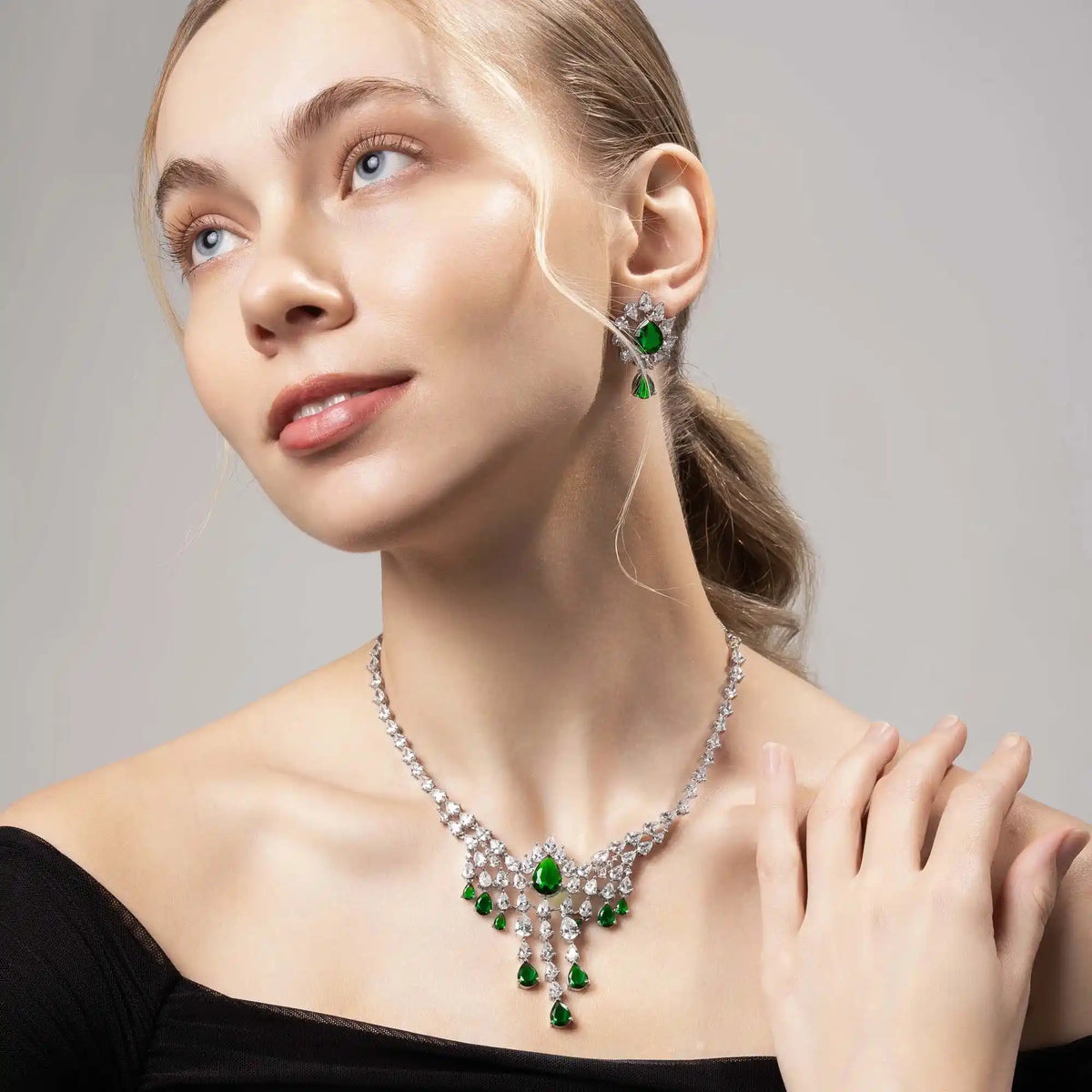 Elara Drop Necklace