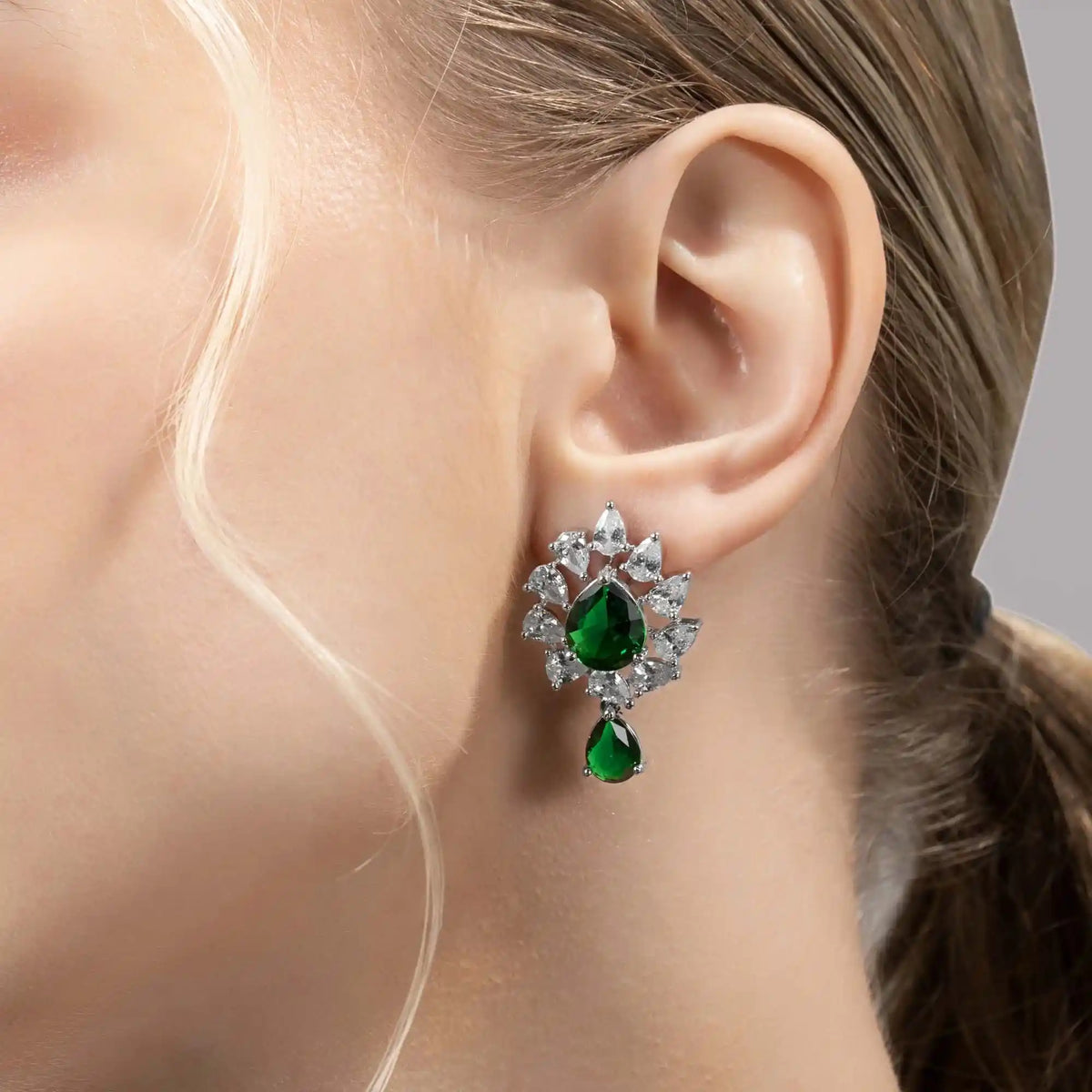 Elara Drop Necklace