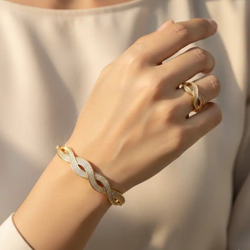 Elegant Twist Set