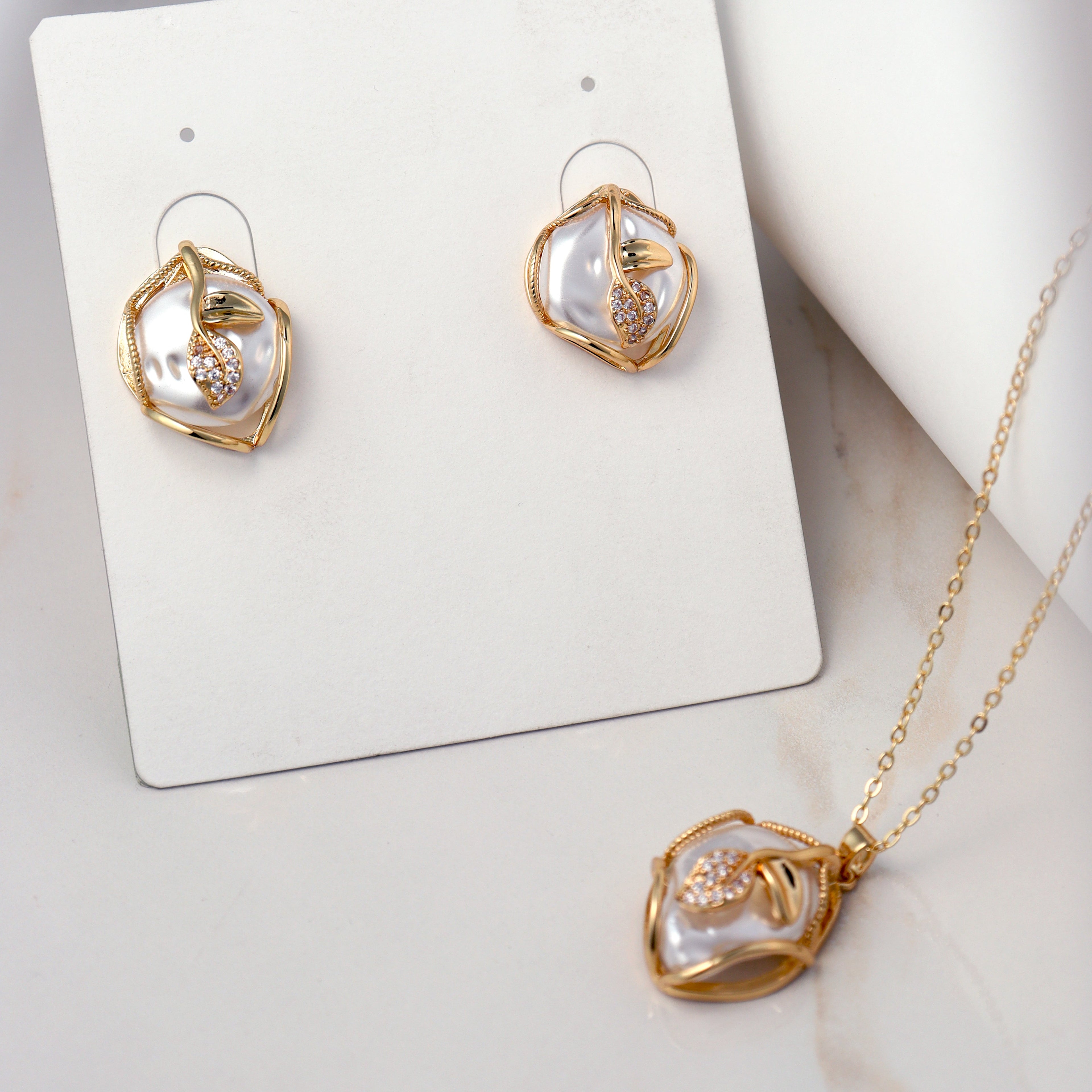 Golden Pearl Set