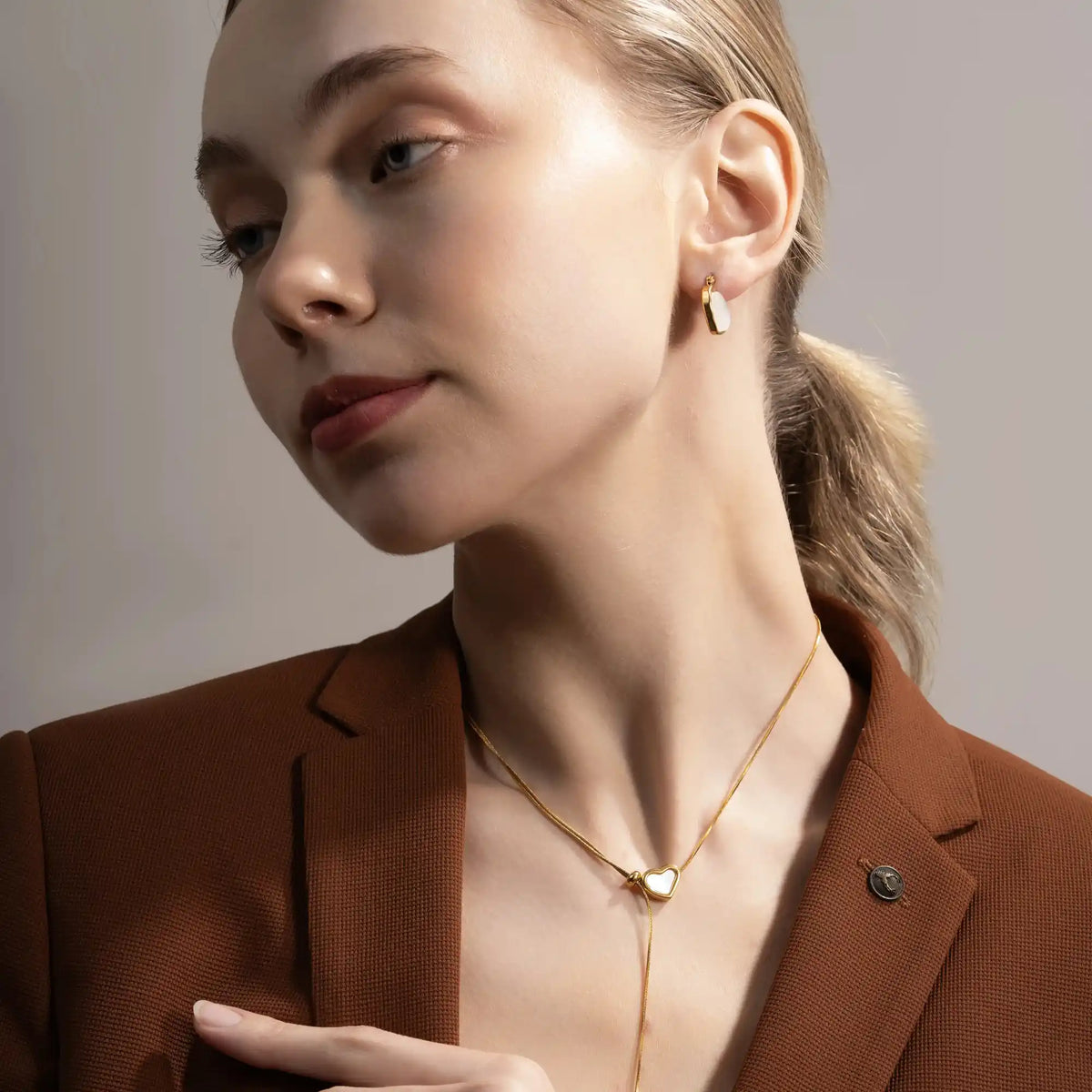 Minimal Heart Slider Necklace for Women – Gold Plated Adjustable Chain