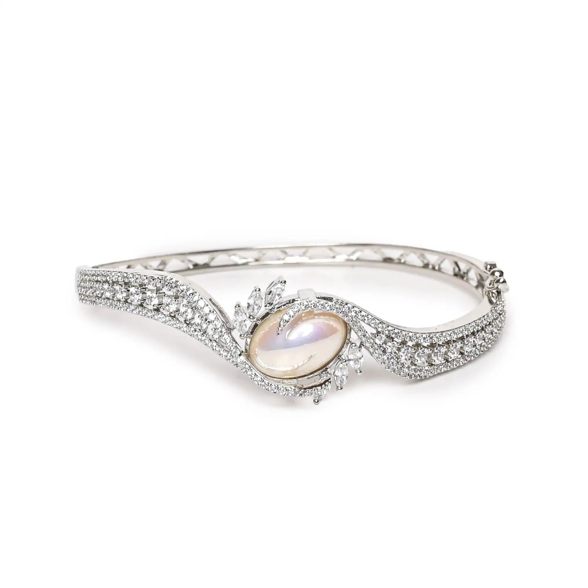 Elegant Pearl Cuff