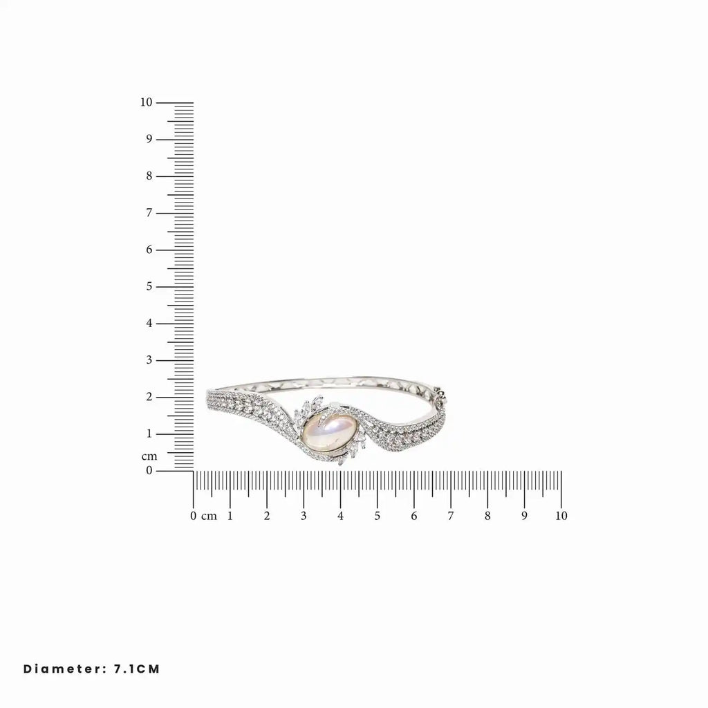 Iris Pearl Cuff