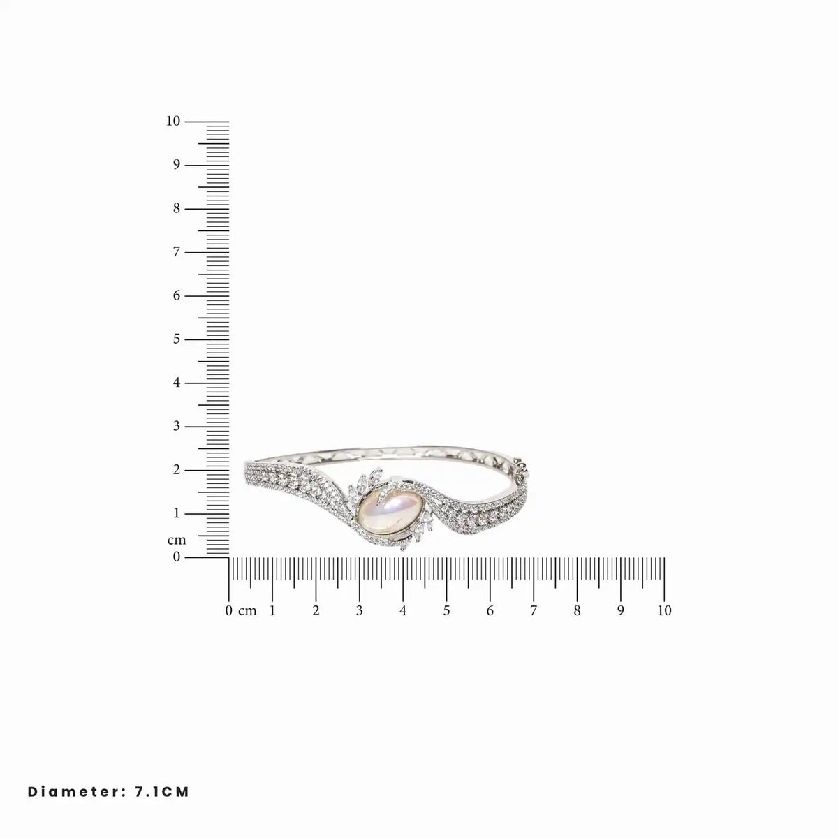 Iris Pearl Cuff