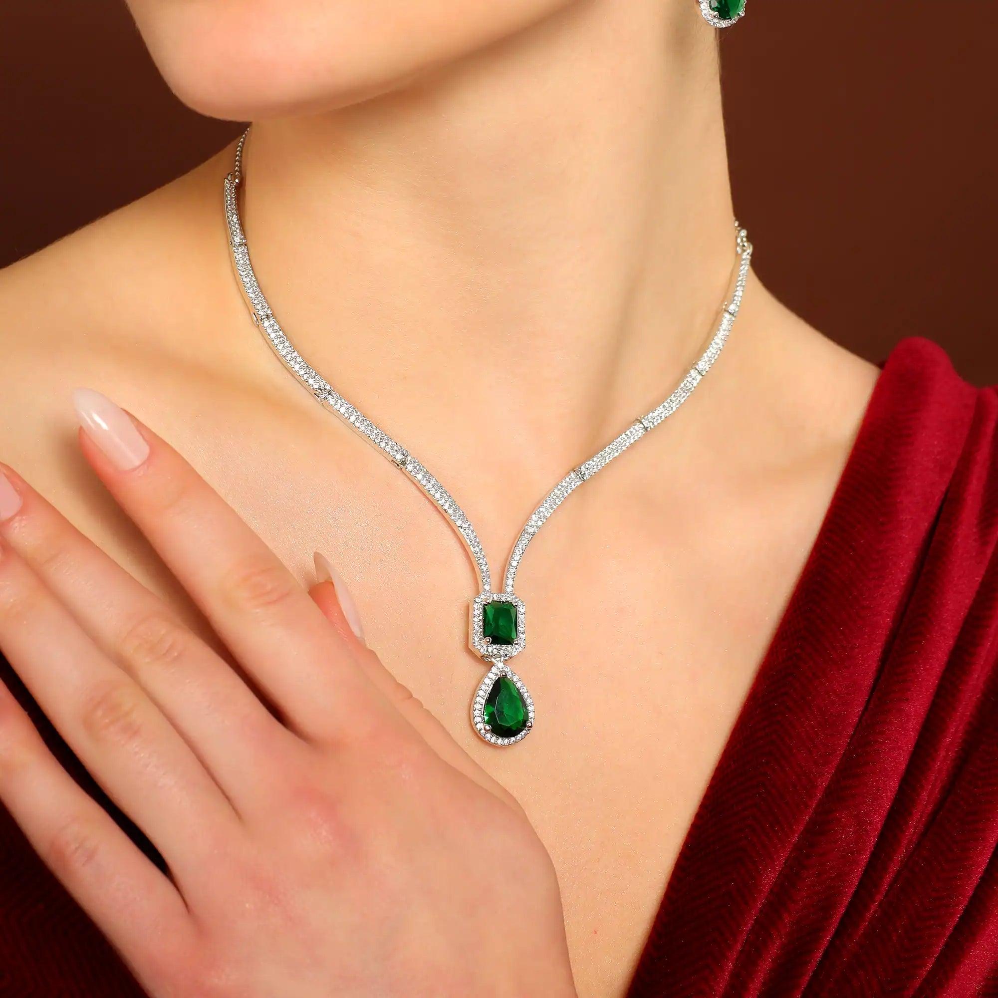 Verde Necklace Set