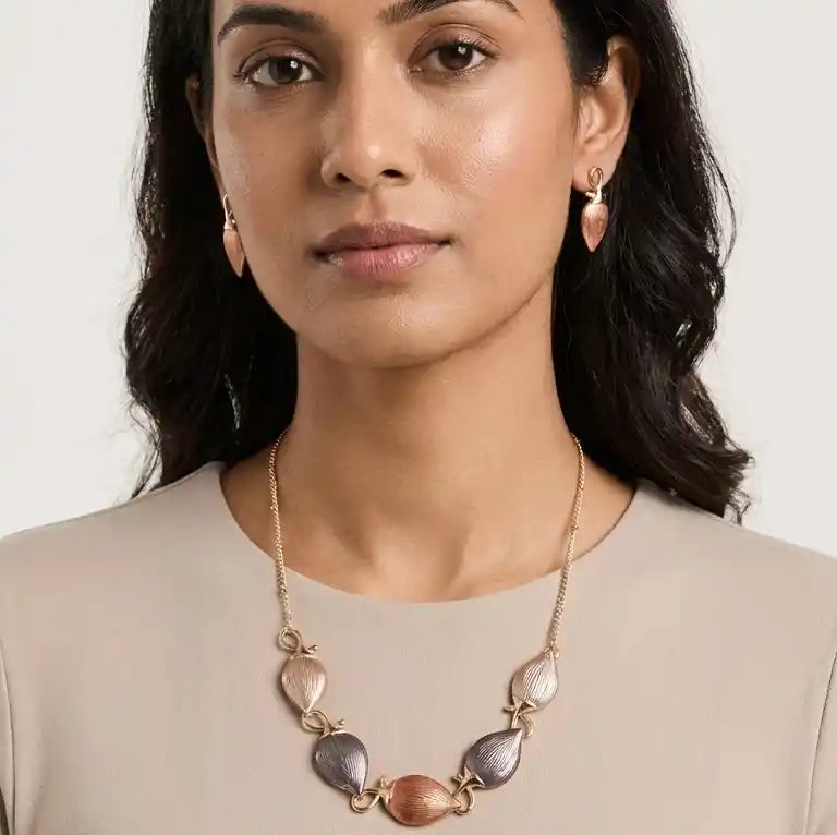 Petal Necklace Set