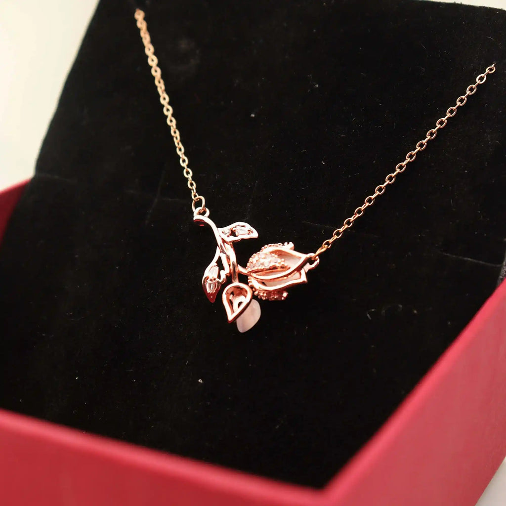 Rose Gold Rose Pendant Chain
