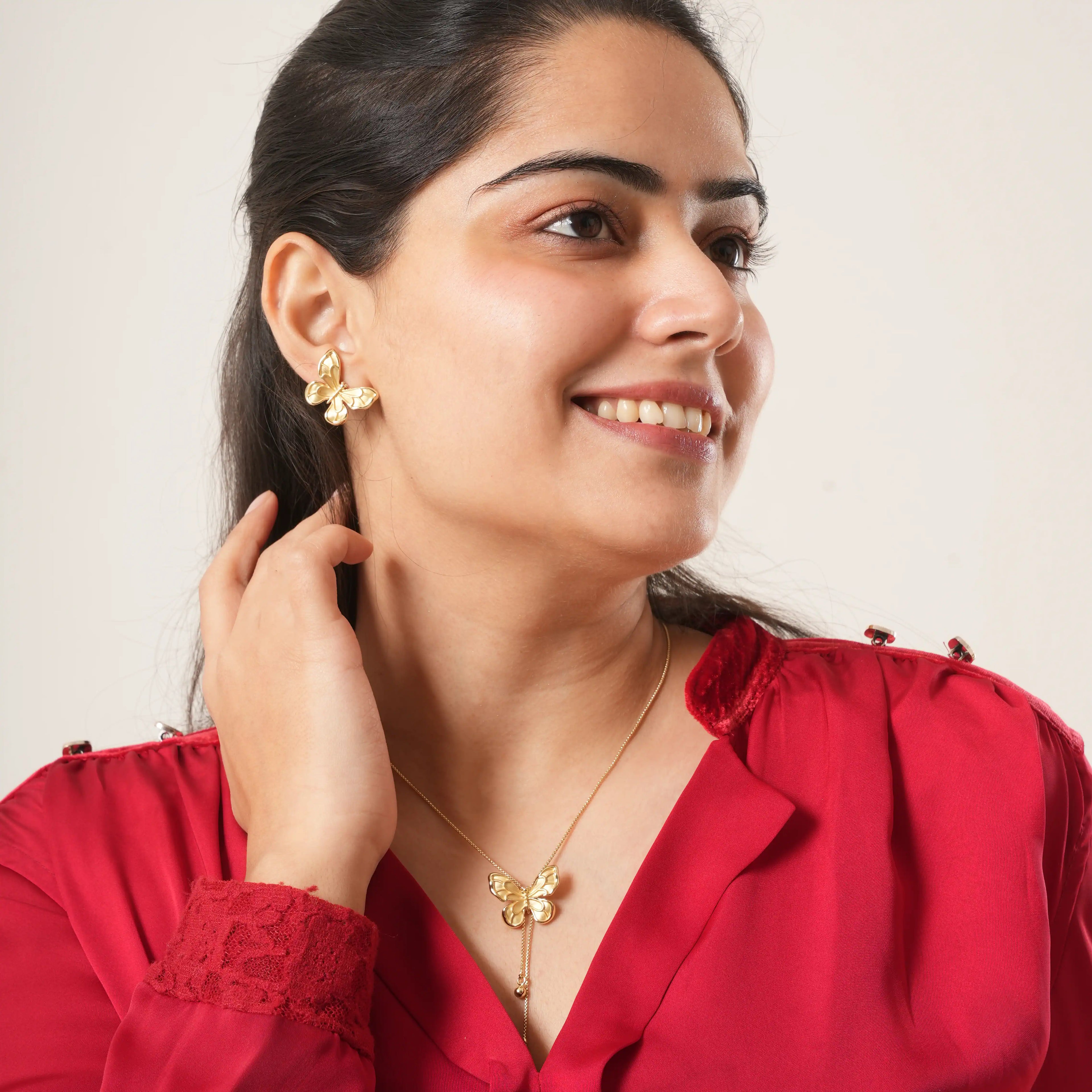 Elegant Wing Necklace