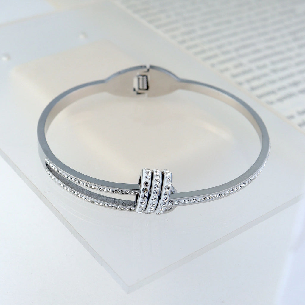 Chic Twist Bacelet