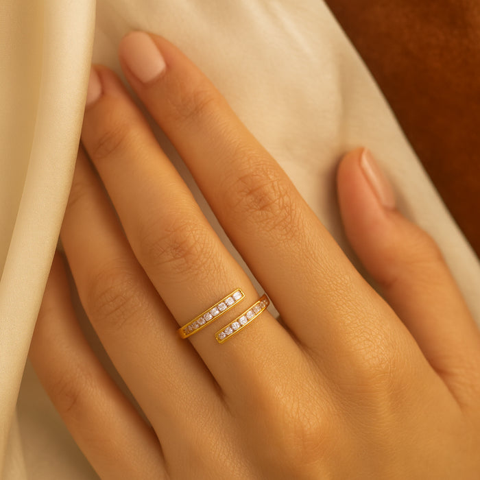Elegant Spiral Ring