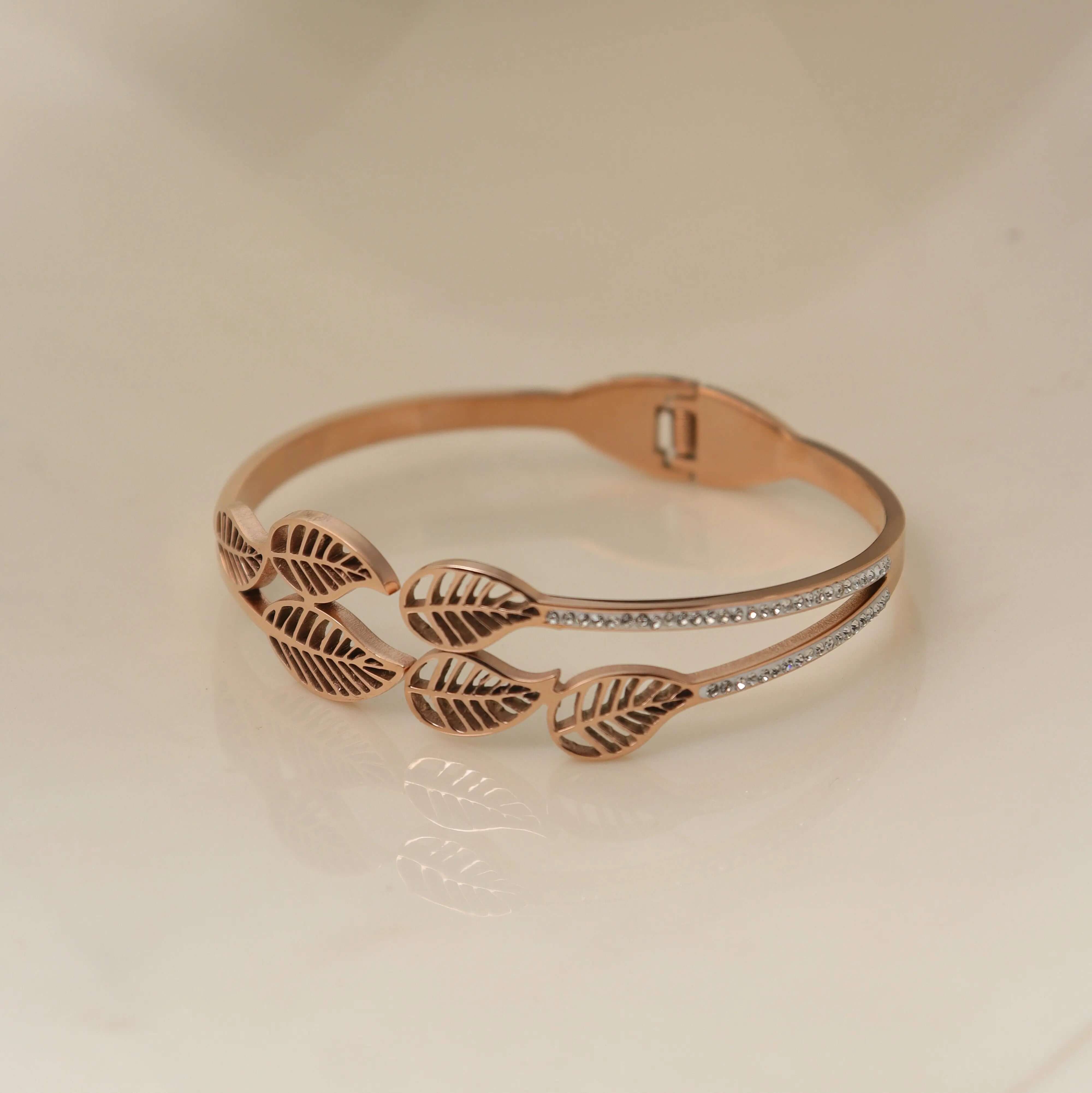 Luxe Leaf Bracelet - Own It Pure