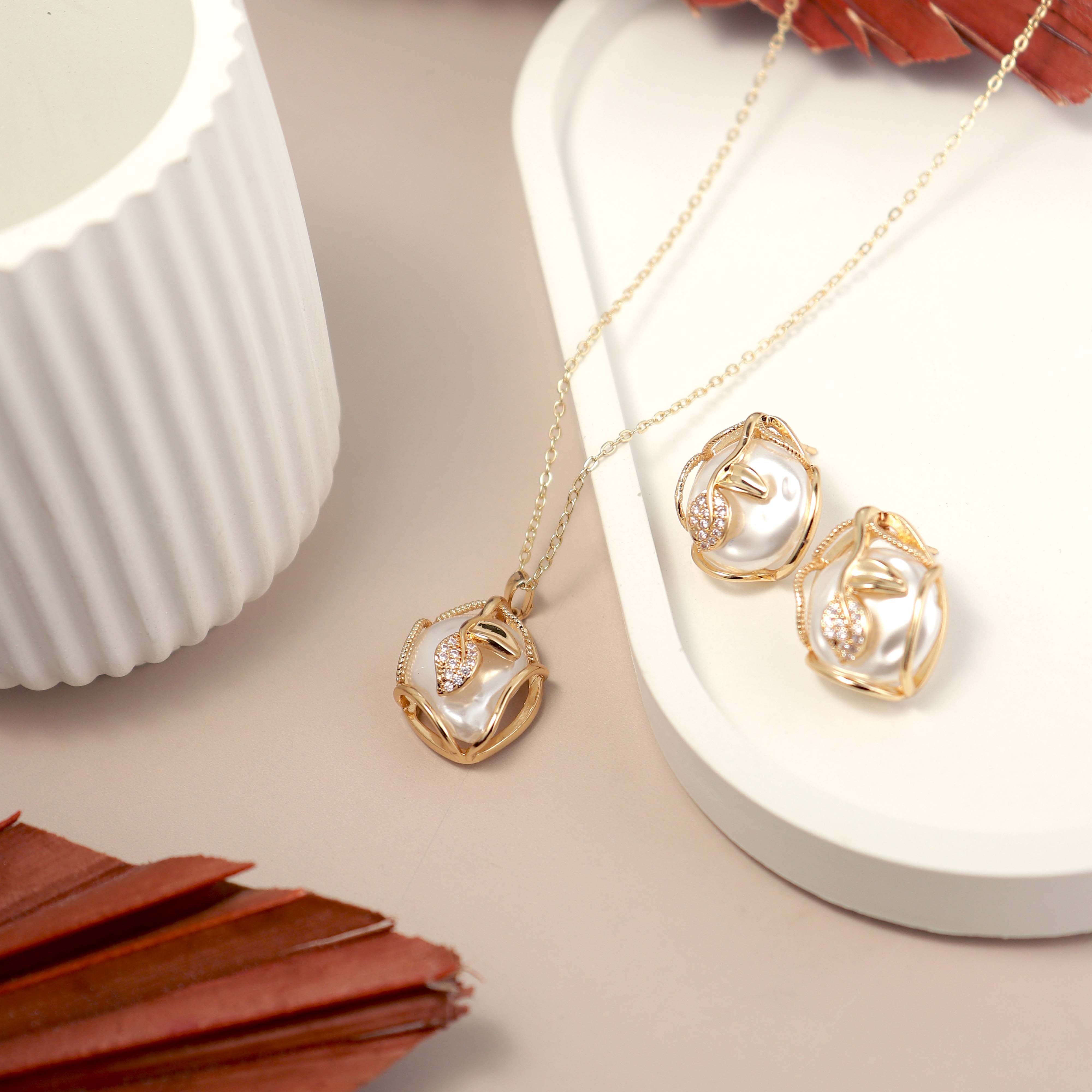 Golden Leaf Pearl Jewelry Set