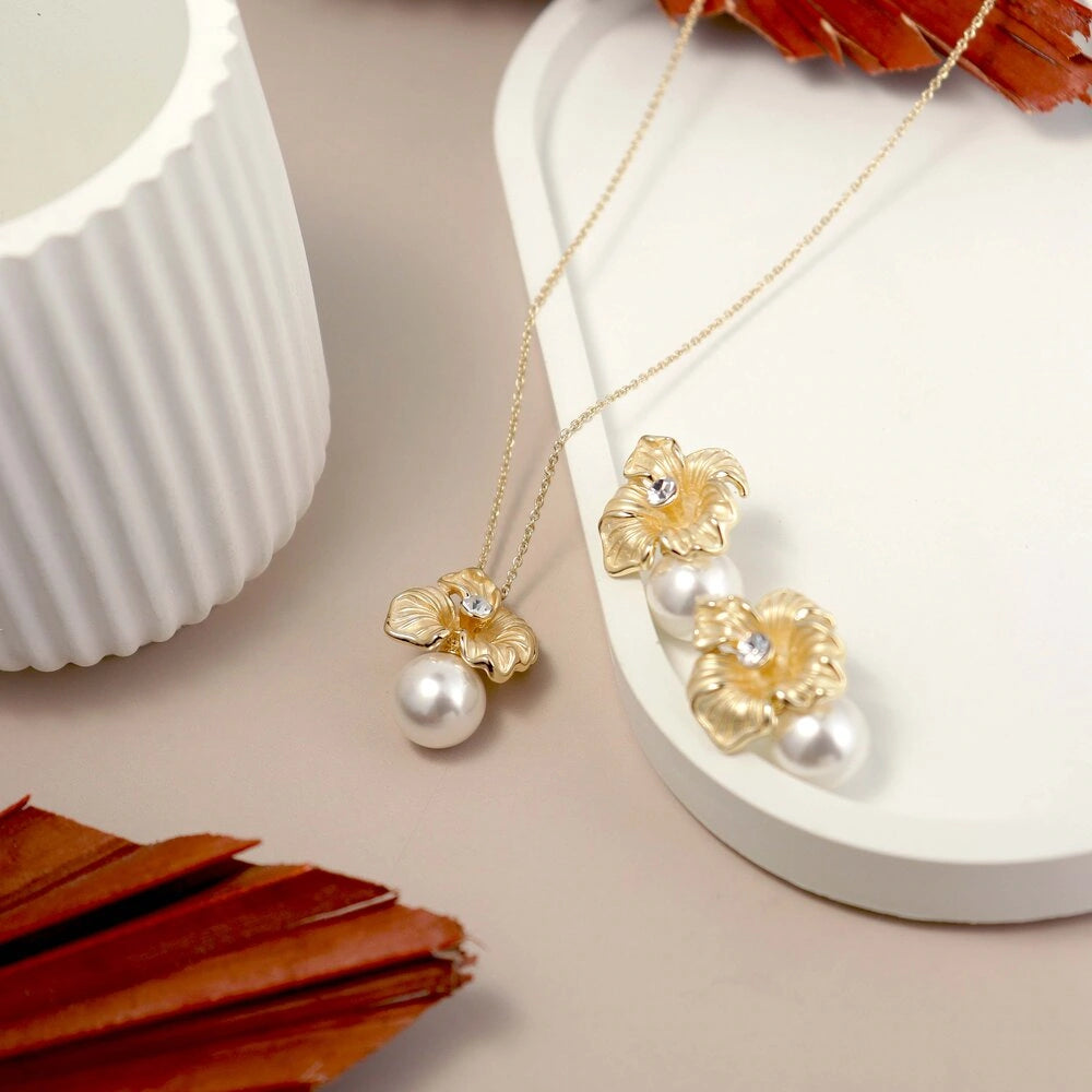 Gold Floral Pearl Jewelry Set