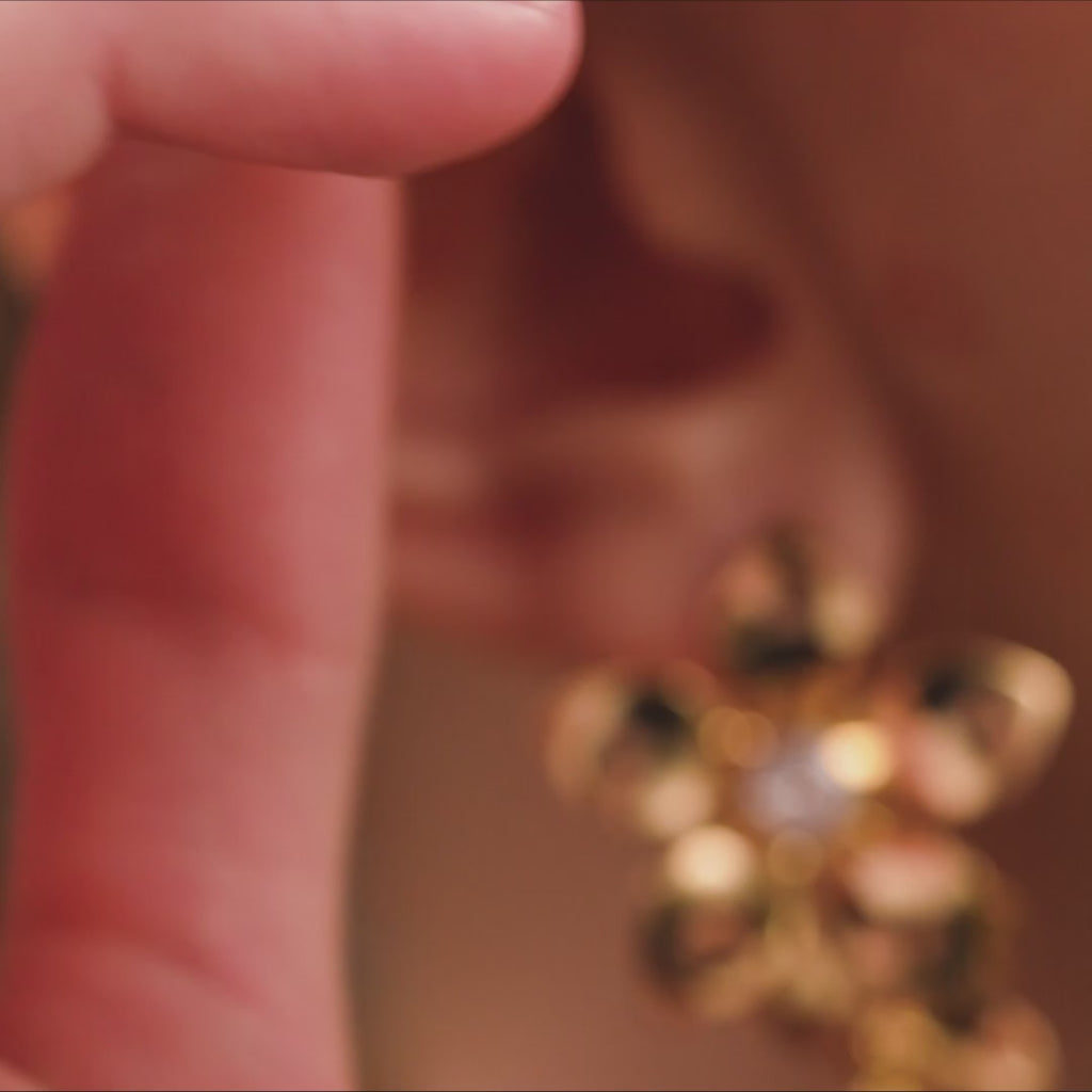Golden Daisy Pearl Drops